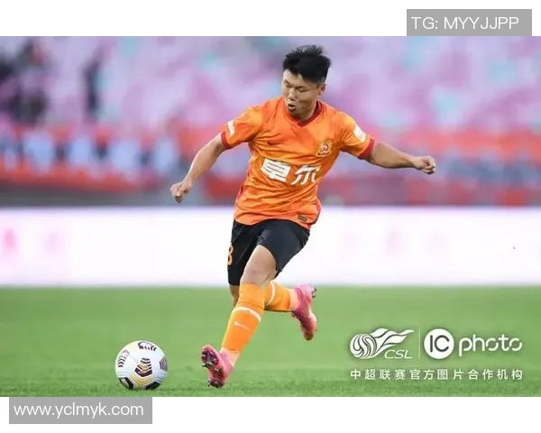 第一次追随足球明星的人是谁 追星背后的故事与情感之旅